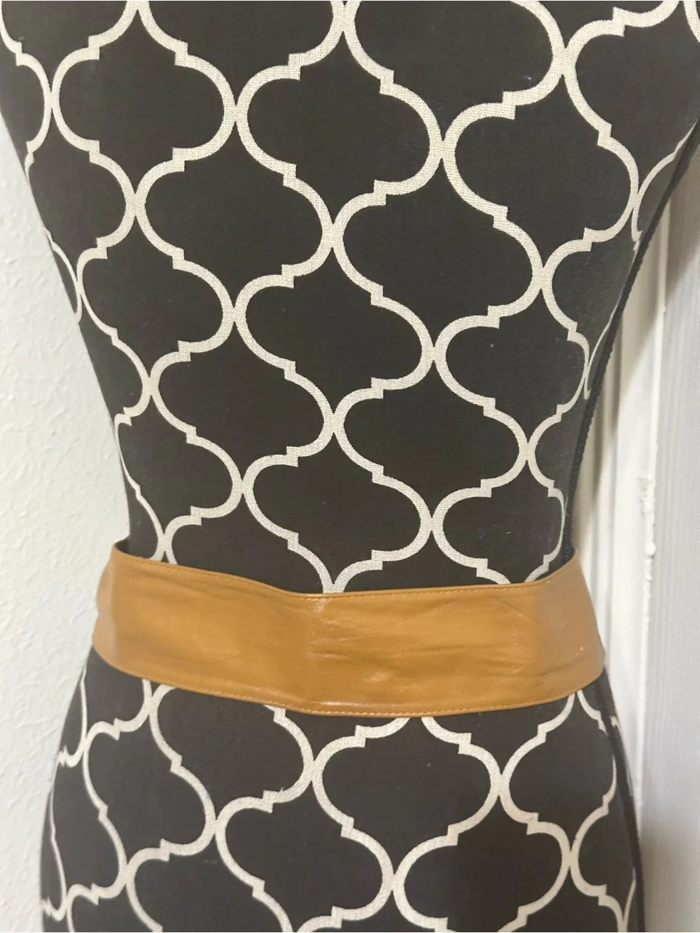 Vintage 70s Leather metal Floral Belt Size Medium